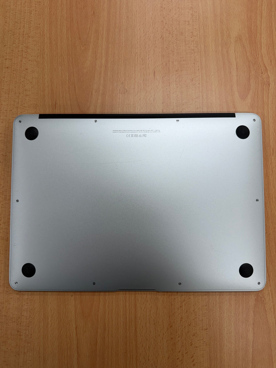 MacBook Air 13 (2017) – The iPhone Guy